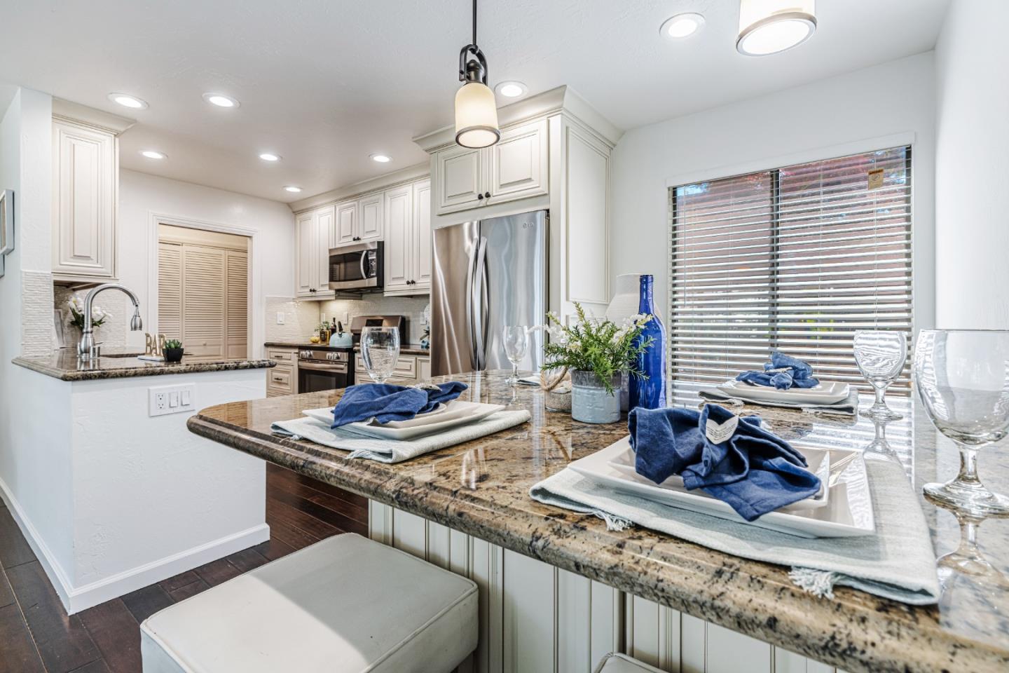 Detail Gallery Image 12 of 23 For 38 Crystal Springs Rd #4,  San Mateo,  CA 94402 - 2 Beds | 2 Baths