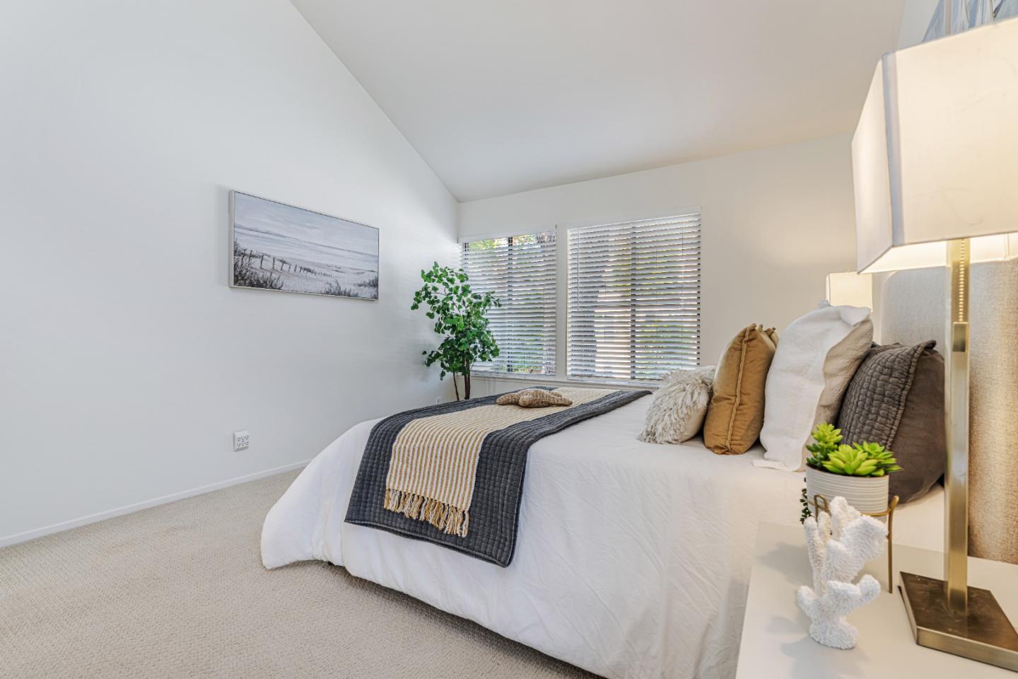 Detail Gallery Image 14 of 23 For 38 Crystal Springs Rd #4,  San Mateo,  CA 94402 - 2 Beds | 2 Baths