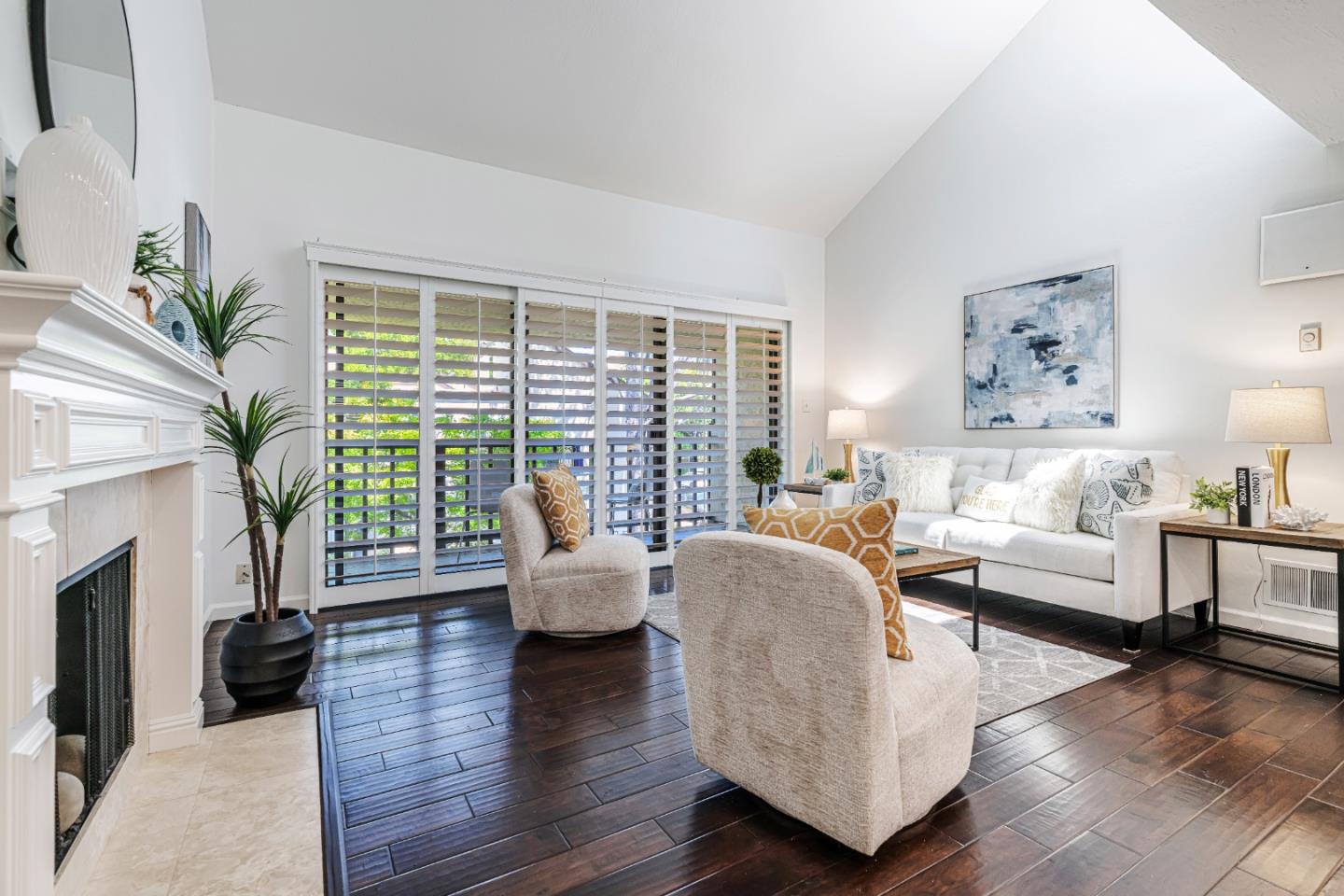 Detail Gallery Image 3 of 23 For 38 Crystal Springs Rd #4,  San Mateo,  CA 94402 - 2 Beds | 2 Baths