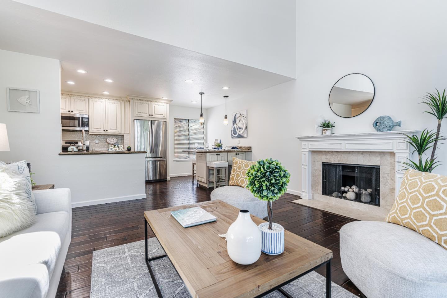 Detail Gallery Image 4 of 23 For 38 Crystal Springs Rd #4,  San Mateo,  CA 94402 - 2 Beds | 2 Baths
