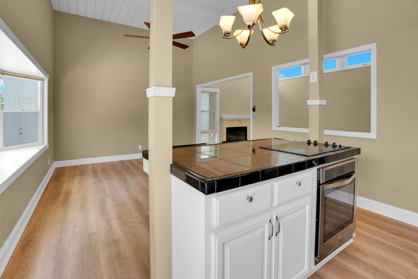 Detail Gallery Image 18 of 34 For 576 Sims Rd, Santa Cruz,  CA 95060 - 3 Beds | 2 Baths