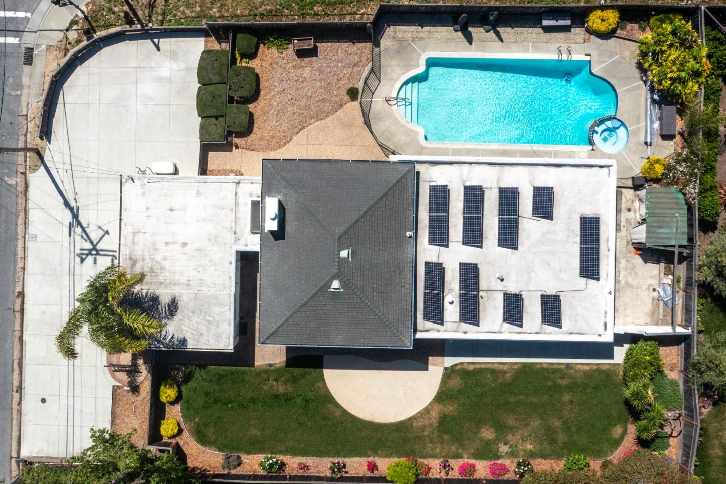 Detail Gallery Image 2 of 34 For 576 Sims Rd, Santa Cruz,  CA 95060 - 3 Beds | 2 Baths