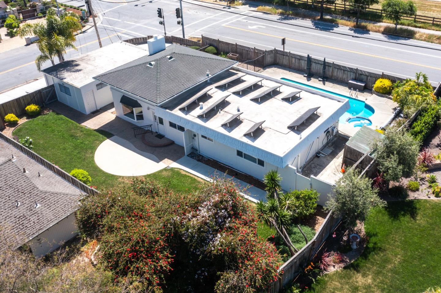 Detail Gallery Image 29 of 34 For 576 Sims Rd, Santa Cruz,  CA 95060 - 3 Beds | 2 Baths