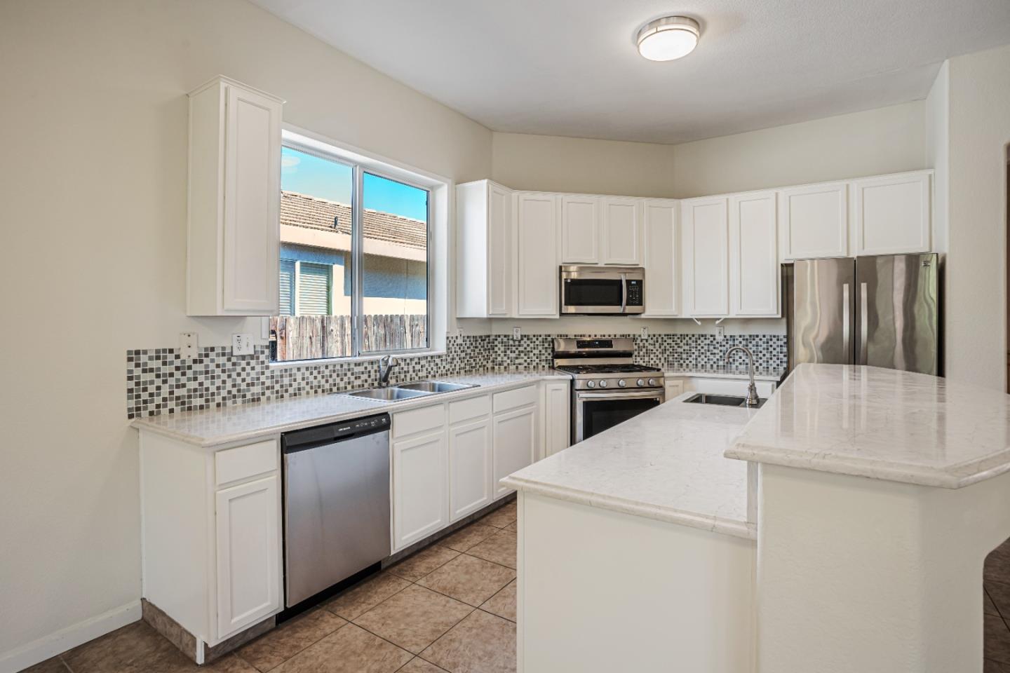 Detail Gallery Image 16 of 33 For 9712 Bovill Dr, Elk Grove,  CA 95624 - 4 Beds | 2 Baths