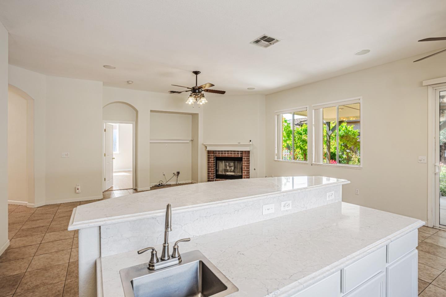 Detail Gallery Image 17 of 33 For 9712 Bovill Dr, Elk Grove,  CA 95624 - 4 Beds | 2 Baths