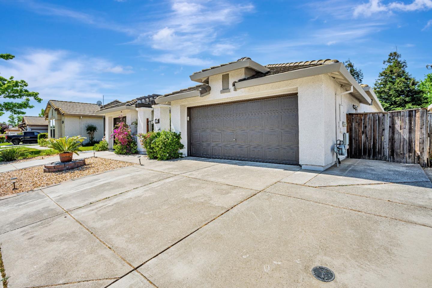 Detail Gallery Image 2 of 33 For 9712 Bovill Dr, Elk Grove,  CA 95624 - 4 Beds | 2 Baths