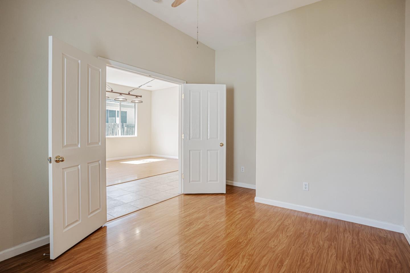 Detail Gallery Image 21 of 33 For 9712 Bovill Dr, Elk Grove,  CA 95624 - 4 Beds | 2 Baths