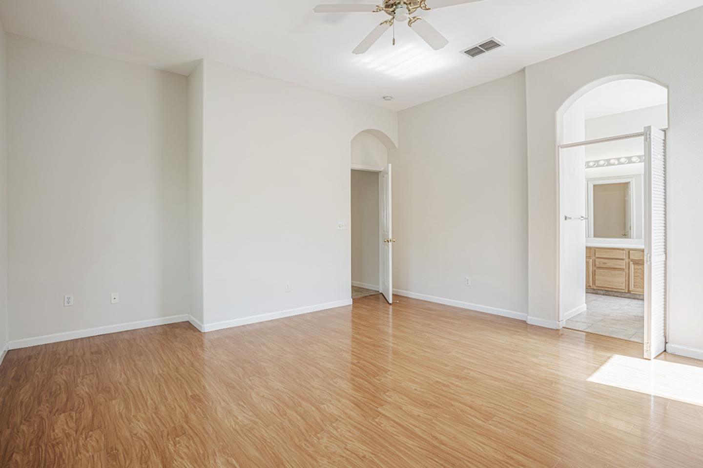 Detail Gallery Image 24 of 33 For 9712 Bovill Dr, Elk Grove,  CA 95624 - 4 Beds | 2 Baths