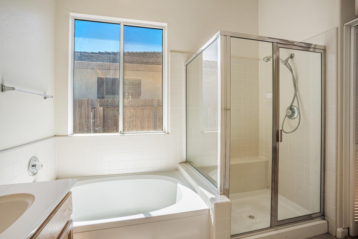 Detail Gallery Image 28 of 33 For 9712 Bovill Dr, Elk Grove,  CA 95624 - 4 Beds | 2 Baths