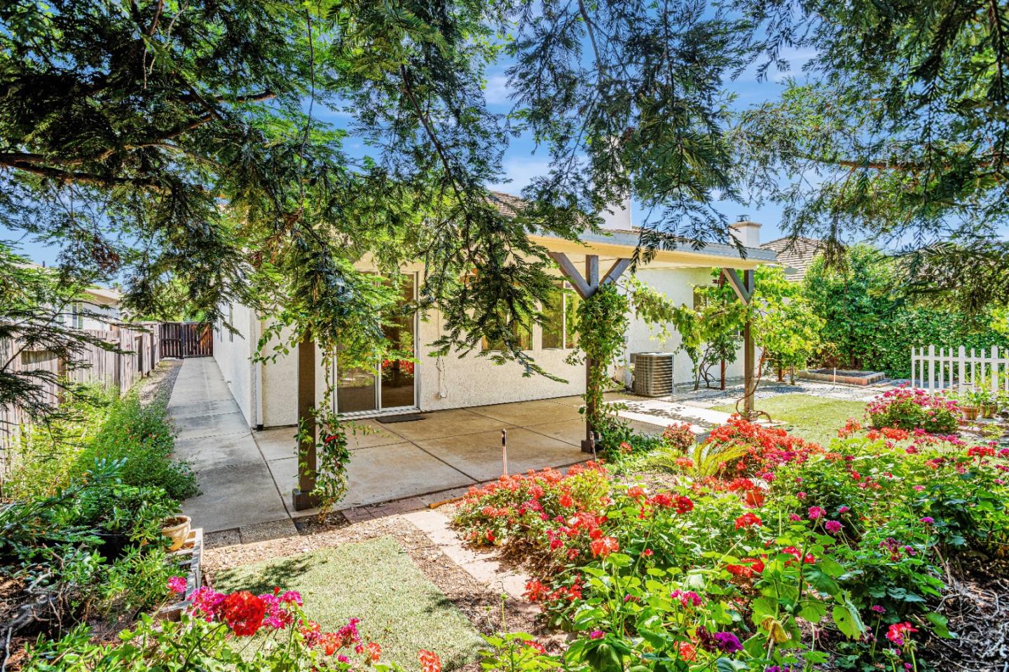 Detail Gallery Image 33 of 33 For 9712 Bovill Dr, Elk Grove,  CA 95624 - 4 Beds | 2 Baths