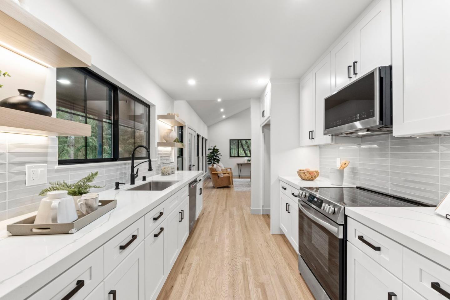 Detail Gallery Image 19 of 59 For 18319 Las Cumbres Rd, Los Gatos,  CA 95033 - 3 Beds | 2 Baths