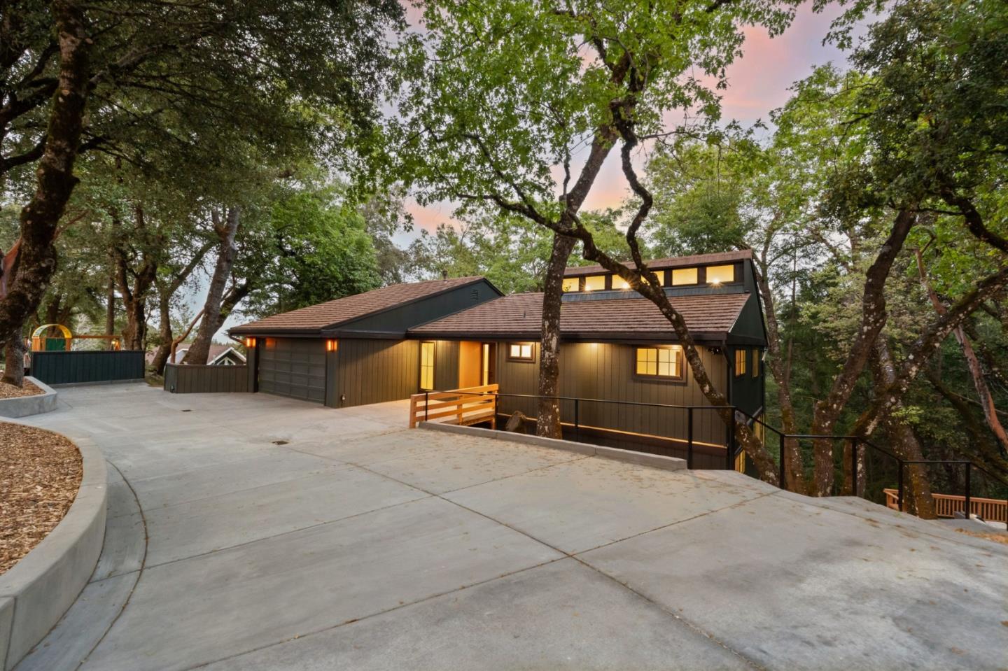 Detail Gallery Image 5 of 59 For 18319 Las Cumbres Rd, Los Gatos,  CA 95033 - 3 Beds | 2 Baths