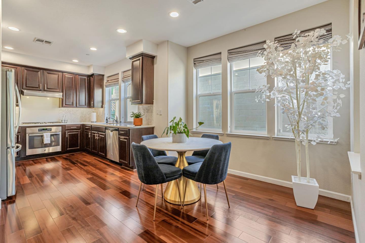 Detail Gallery Image 14 of 52 For 1656 Prime Pl #1,  San Jose,  CA 95124 - 4 Beds | 4 Baths