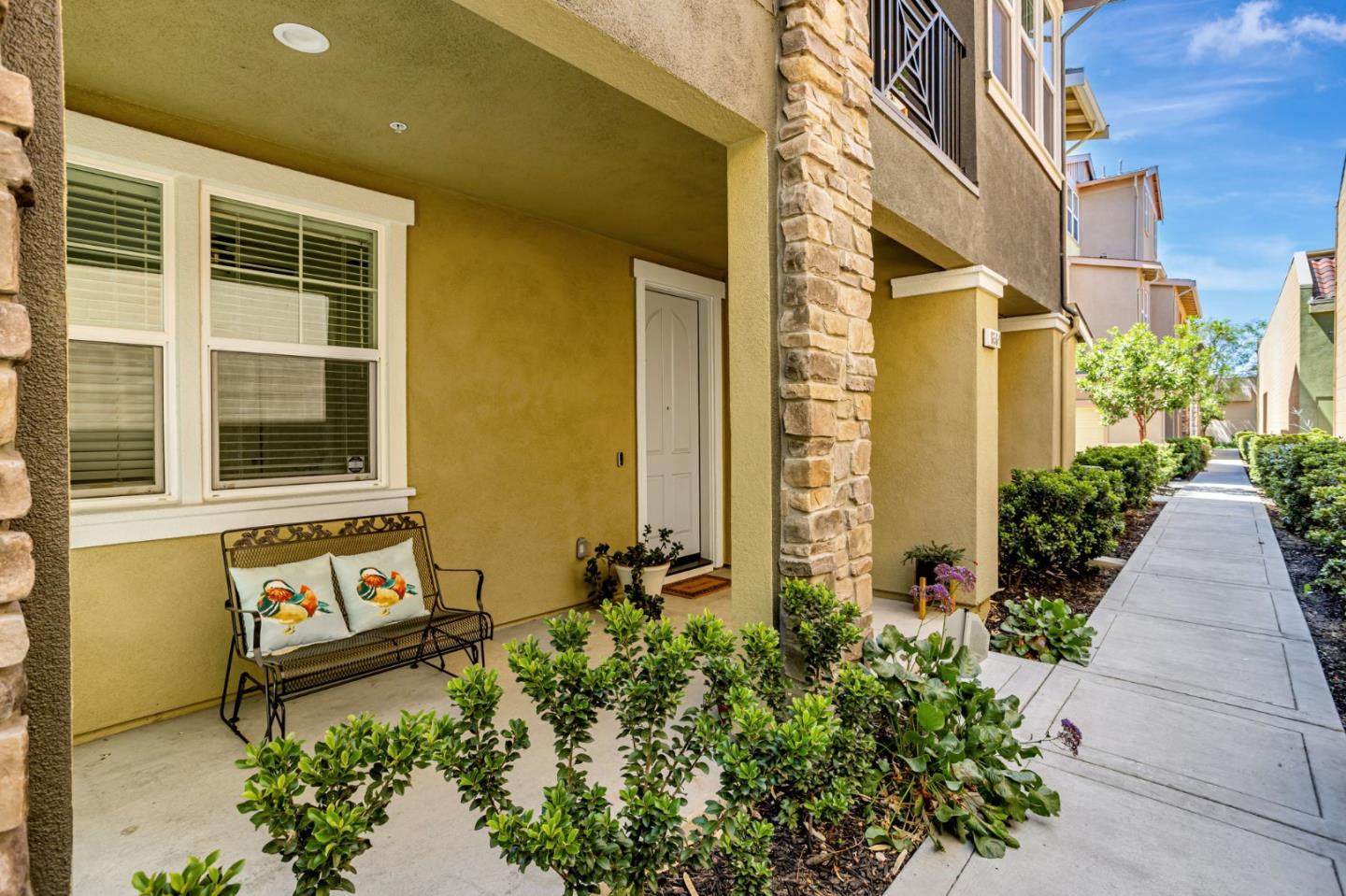 Detail Gallery Image 5 of 52 For 1656 Prime Pl #1,  San Jose,  CA 95124 - 4 Beds | 4 Baths