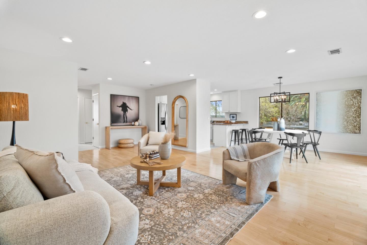 Detail Gallery Image 4 of 23 For 253 Oak Ave #202,  Redwood City,  CA 94061 - 2 Beds | 2 Baths