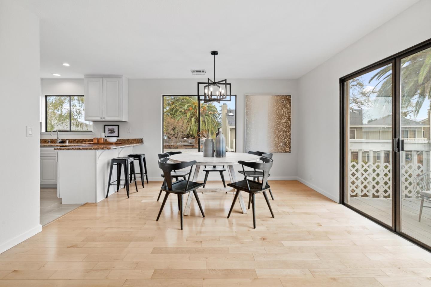 Detail Gallery Image 6 of 23 For 253 Oak Ave #202,  Redwood City,  CA 94061 - 2 Beds | 2 Baths