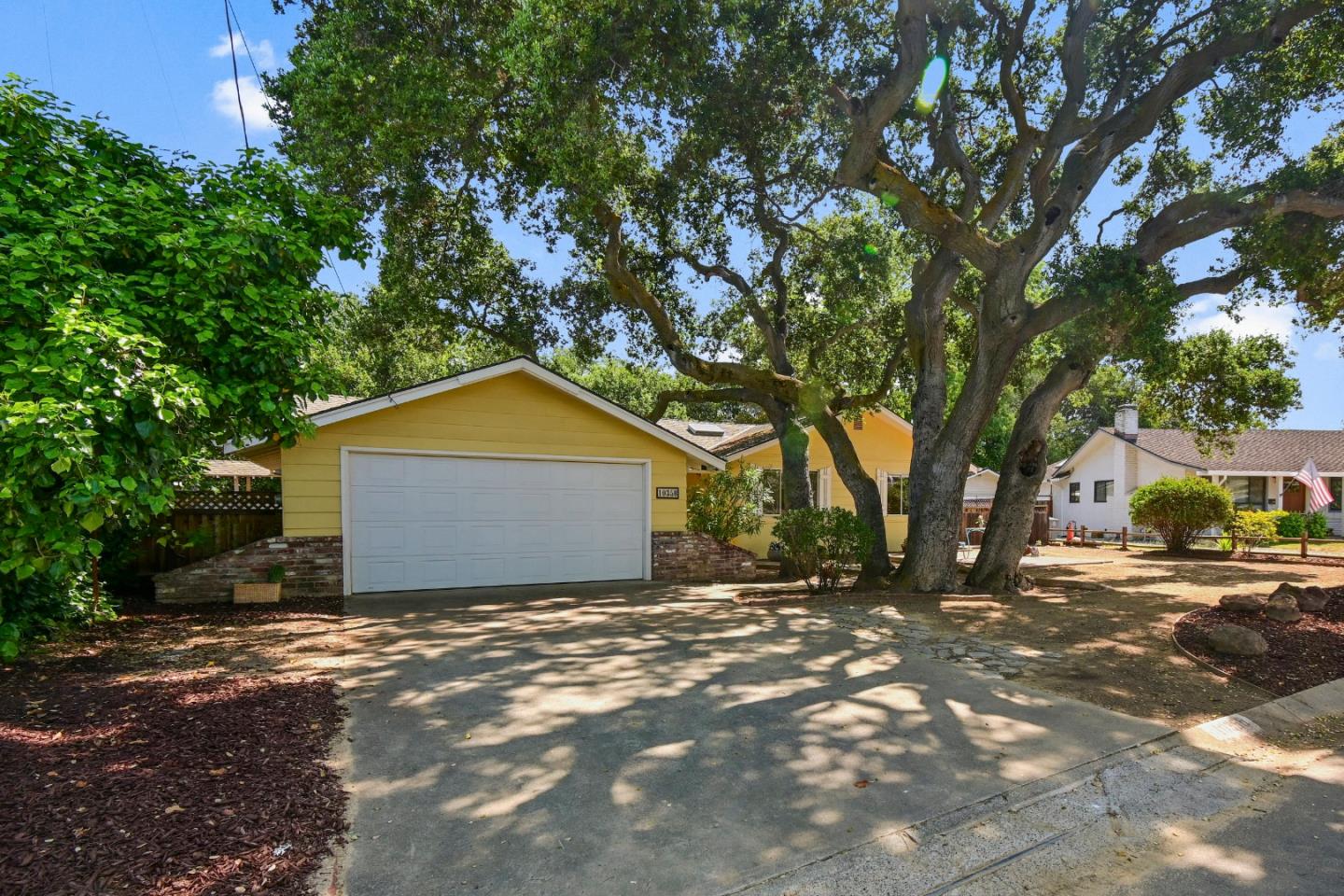 Detail Gallery Image 3 of 56 For 10350 Mann Dr, Cupertino,  CA 95014 - 3 Beds | 2 Baths