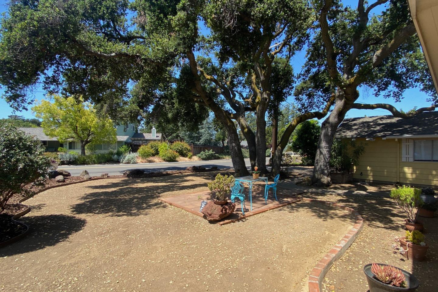 Detail Gallery Image 4 of 56 For 10350 Mann Dr, Cupertino,  CA 95014 - 3 Beds | 2 Baths