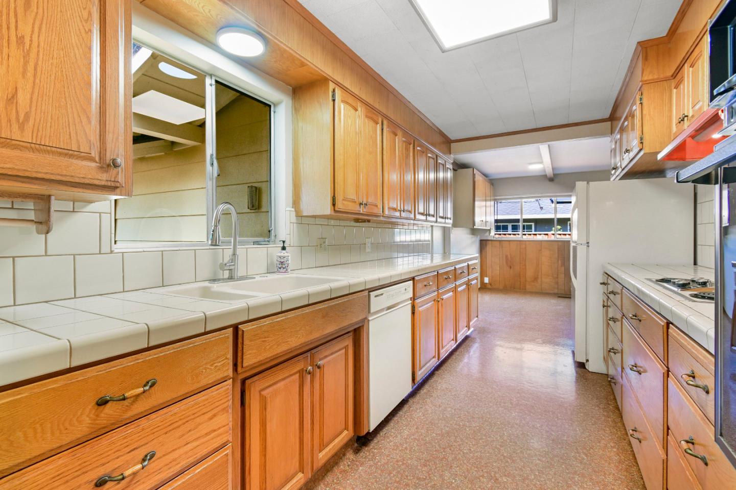 Detail Gallery Image 8 of 56 For 10350 Mann Dr, Cupertino,  CA 95014 - 3 Beds | 2 Baths