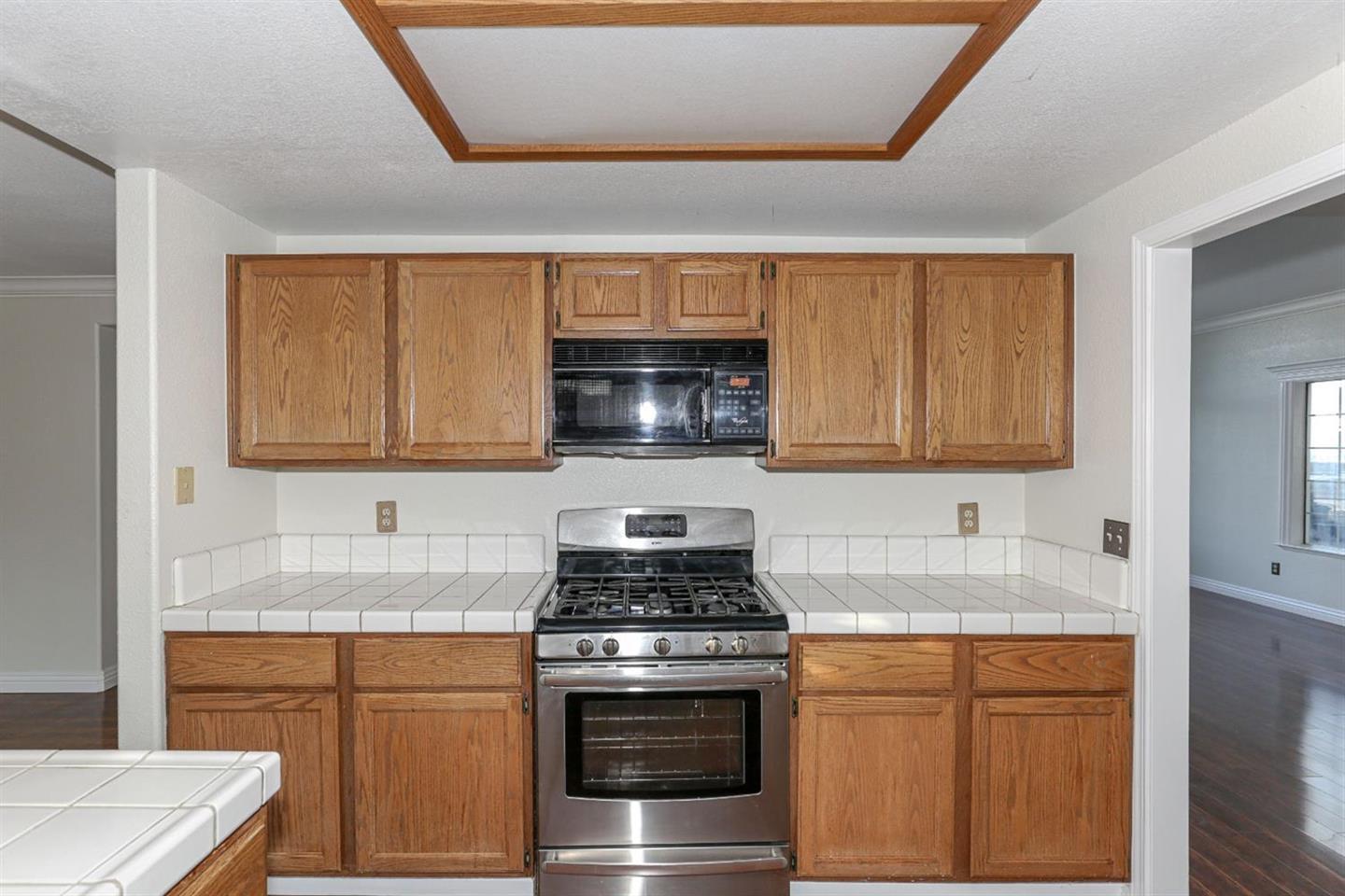 Detail Gallery Image 10 of 16 For 1118 Strawbridge Dr, Newman,  CA 95360 - 3 Beds | 2/1 Baths