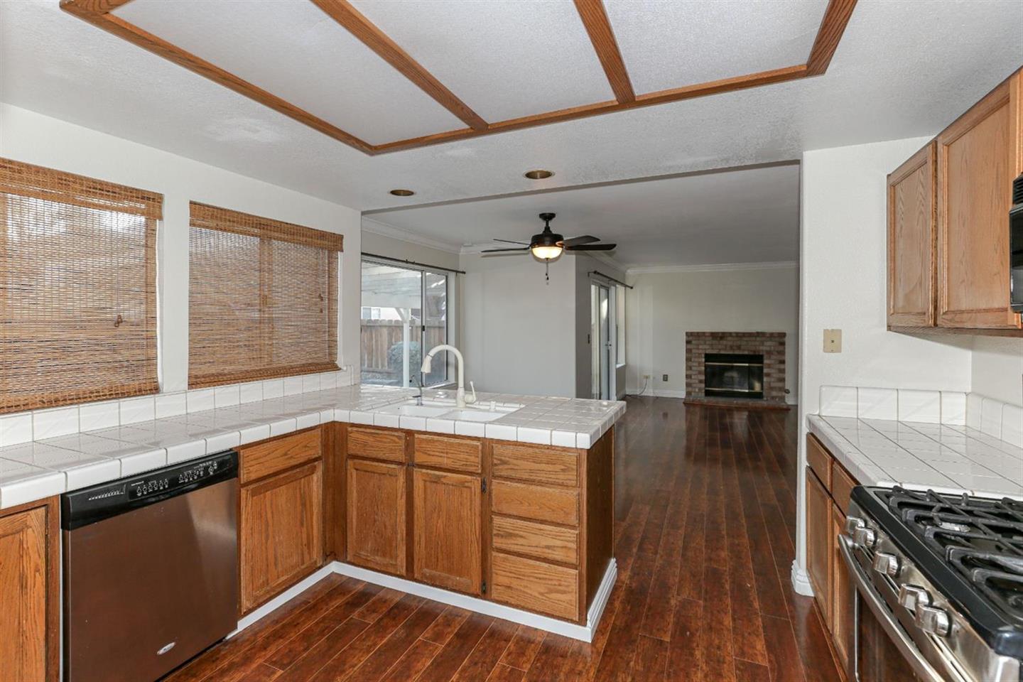 Detail Gallery Image 8 of 16 For 1118 Strawbridge Dr, Newman,  CA 95360 - 3 Beds | 2/1 Baths