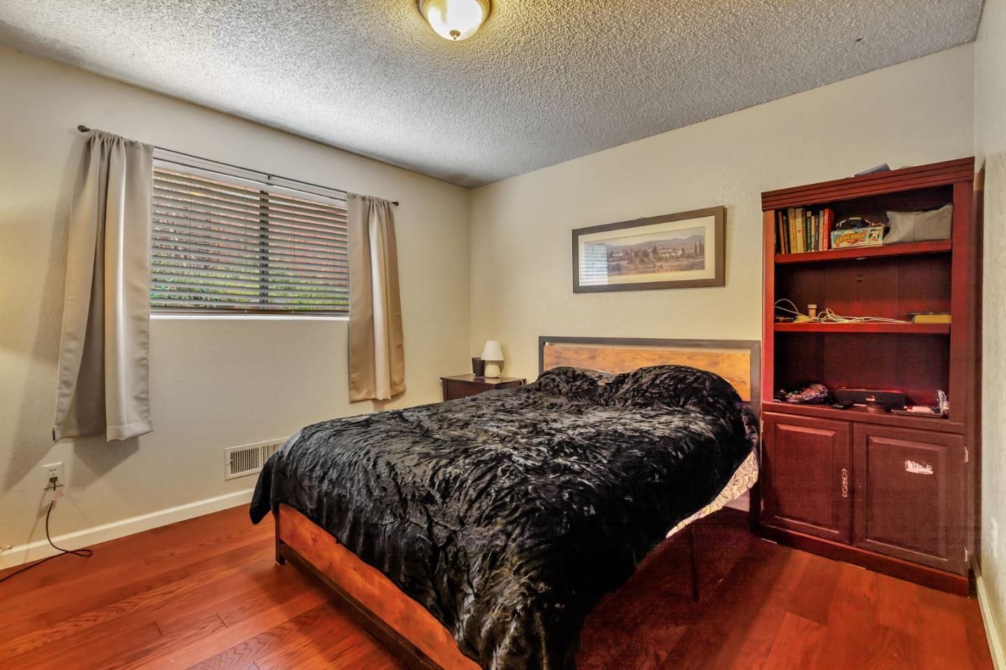 Detail Gallery Image 12 of 29 For 15035 Oak Hills Dr, Salinas,  CA 93907 - 4 Beds | 2 Baths