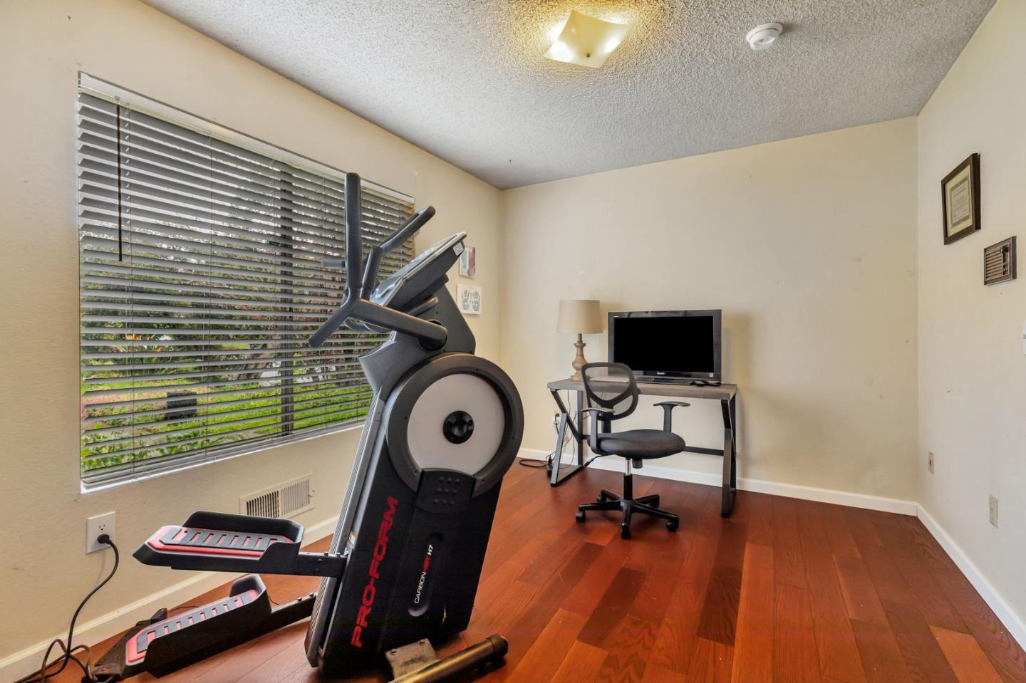 Detail Gallery Image 22 of 29 For 15035 Oak Hills Dr, Salinas,  CA 93907 - 4 Beds | 2 Baths