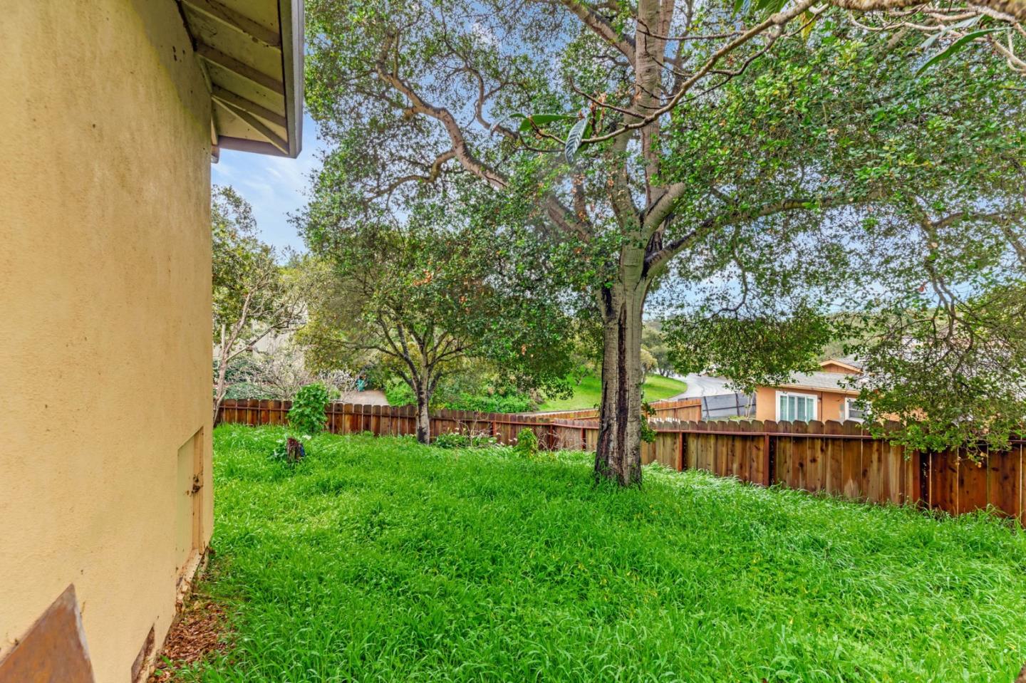 Detail Gallery Image 27 of 29 For 15035 Oak Hills Dr, Salinas,  CA 93907 - 4 Beds | 2 Baths