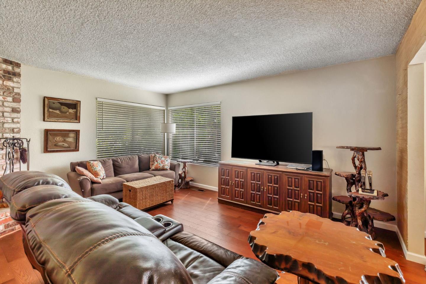 Detail Gallery Image 4 of 29 For 15035 Oak Hills Dr, Salinas,  CA 93907 - 4 Beds | 2 Baths