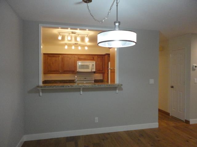 Detail Gallery Image 12 of 46 For 201 Ada Ave #25,  Mountain View,  CA 94043 - 2 Beds | 2/1 Baths