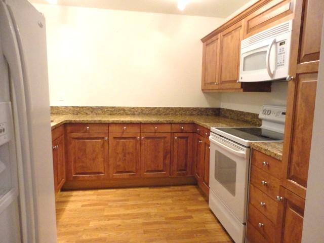 Detail Gallery Image 15 of 46 For 201 Ada Ave #25,  Mountain View,  CA 94043 - 2 Beds | 2/1 Baths