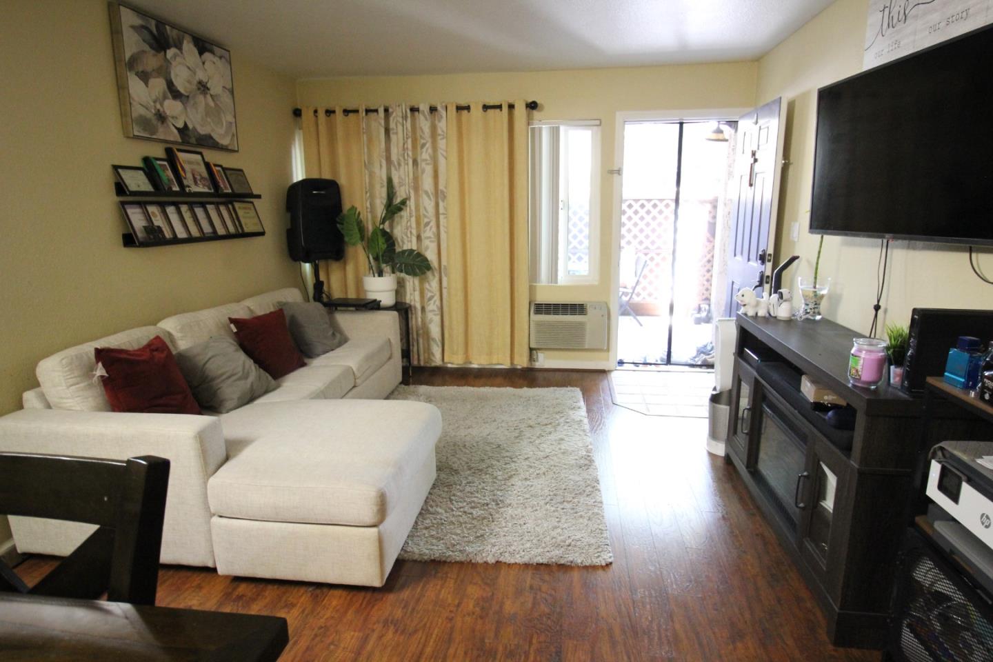 Detail Gallery Image 5 of 31 For 484 Dempsey Rd #185,  Milpitas,  CA 95035 - 2 Beds | 1 Baths