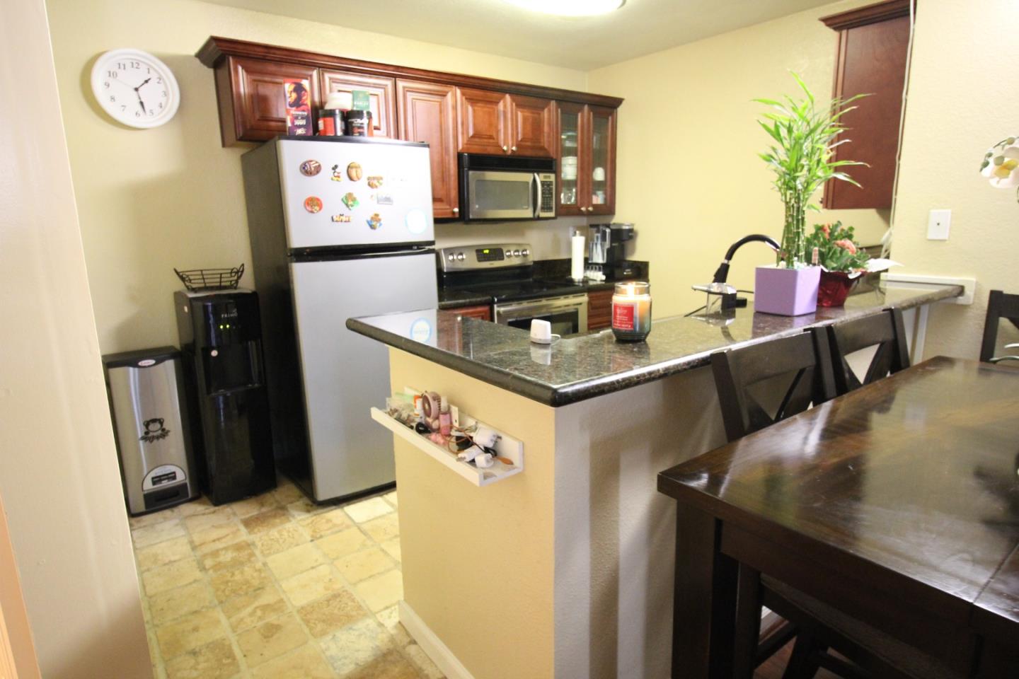 Detail Gallery Image 6 of 31 For 484 Dempsey Rd #185,  Milpitas,  CA 95035 - 2 Beds | 1 Baths