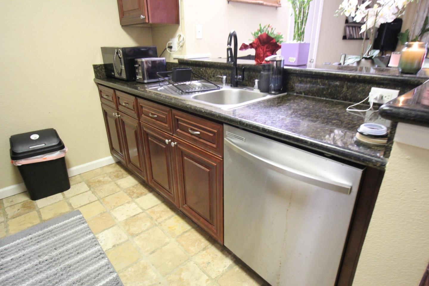 Detail Gallery Image 8 of 31 For 484 Dempsey Rd #185,  Milpitas,  CA 95035 - 2 Beds | 1 Baths