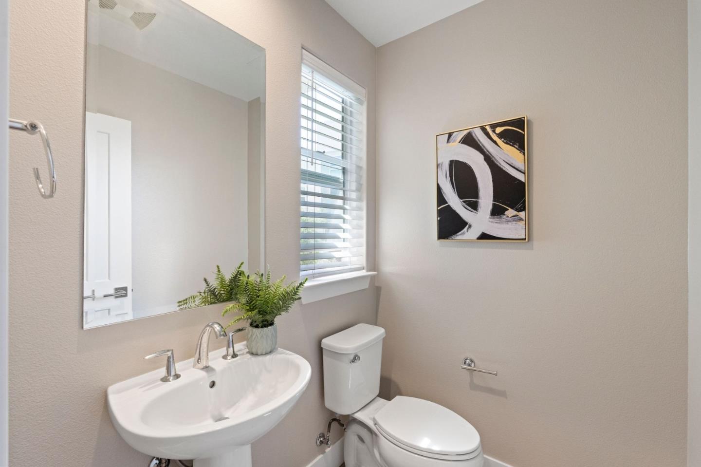 Detail Gallery Image 16 of 26 For 3456 Flash Cmn, Fremont,  CA 94538 - 2 Beds | 2/1 Baths