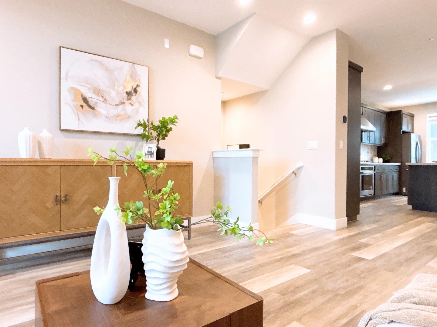 Detail Gallery Image 4 of 26 For 3456 Flash Cmn, Fremont,  CA 94538 - 2 Beds | 2/1 Baths