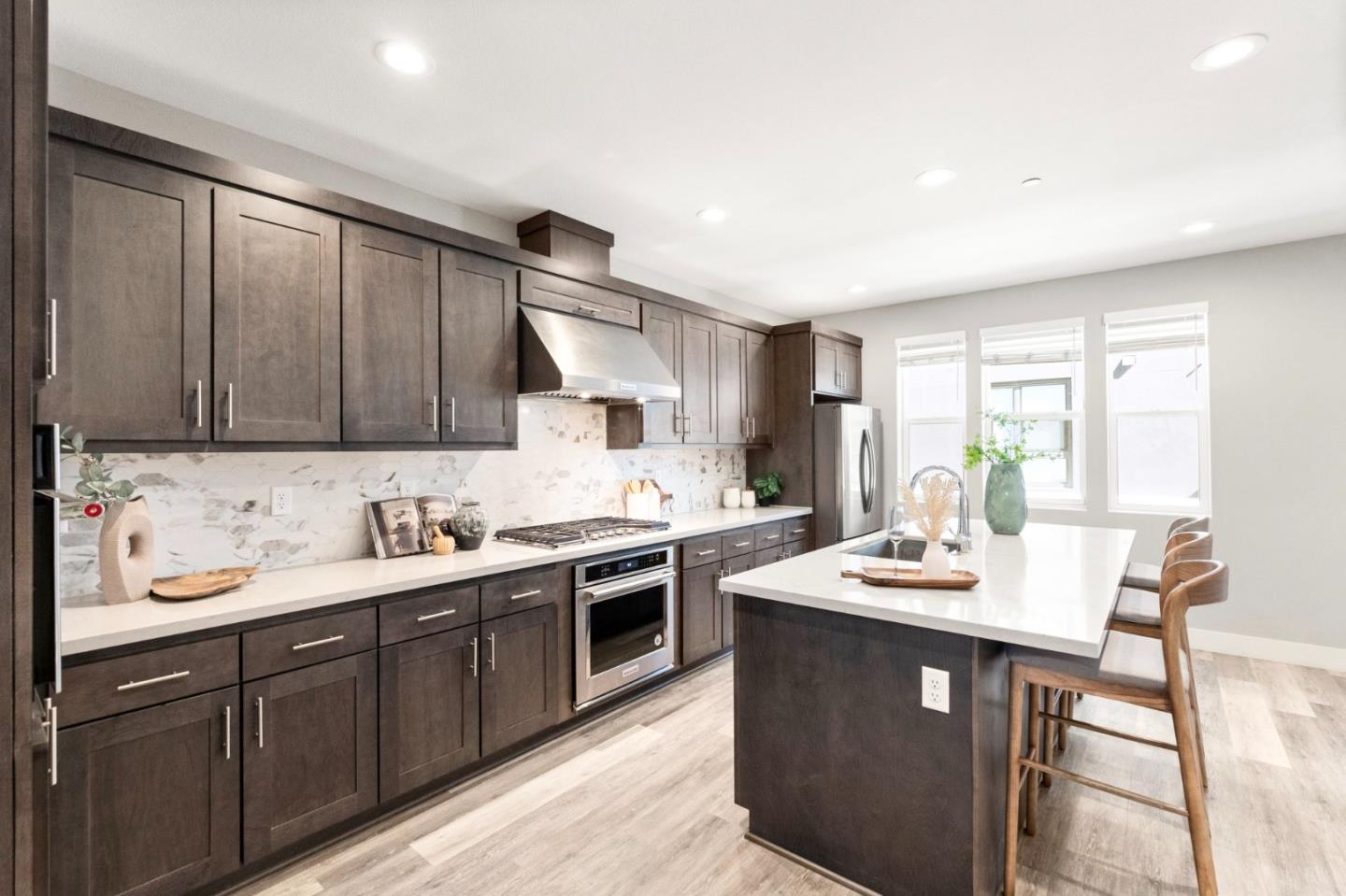 Detail Gallery Image 5 of 26 For 3456 Flash Cmn, Fremont,  CA 94538 - 2 Beds | 2/1 Baths