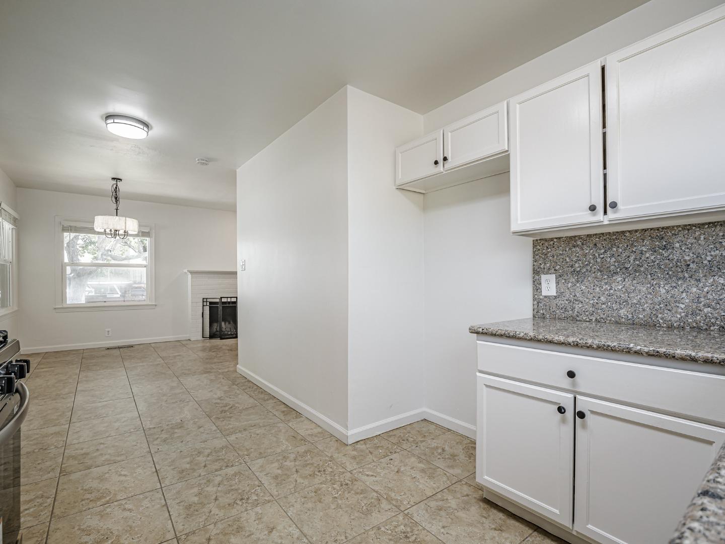 Detail Gallery Image 15 of 37 For 1233 Monroe St, Salinas,  CA 93906 - 3 Beds | 2 Baths