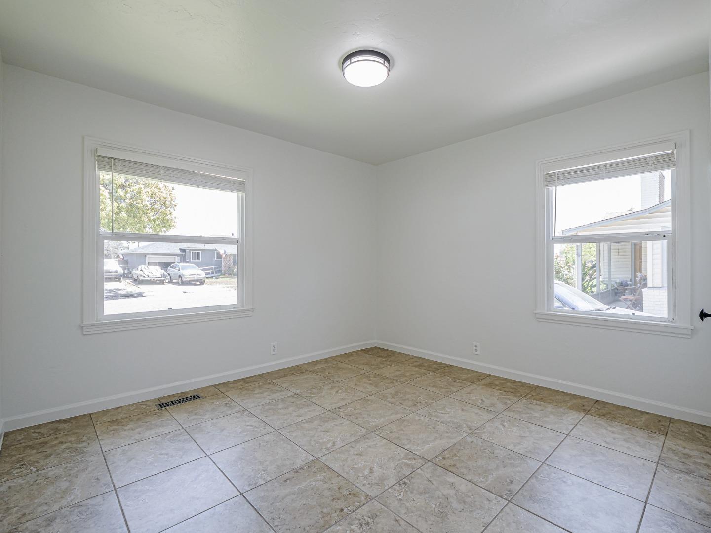 Detail Gallery Image 17 of 37 For 1233 Monroe St, Salinas,  CA 93906 - 3 Beds | 2 Baths