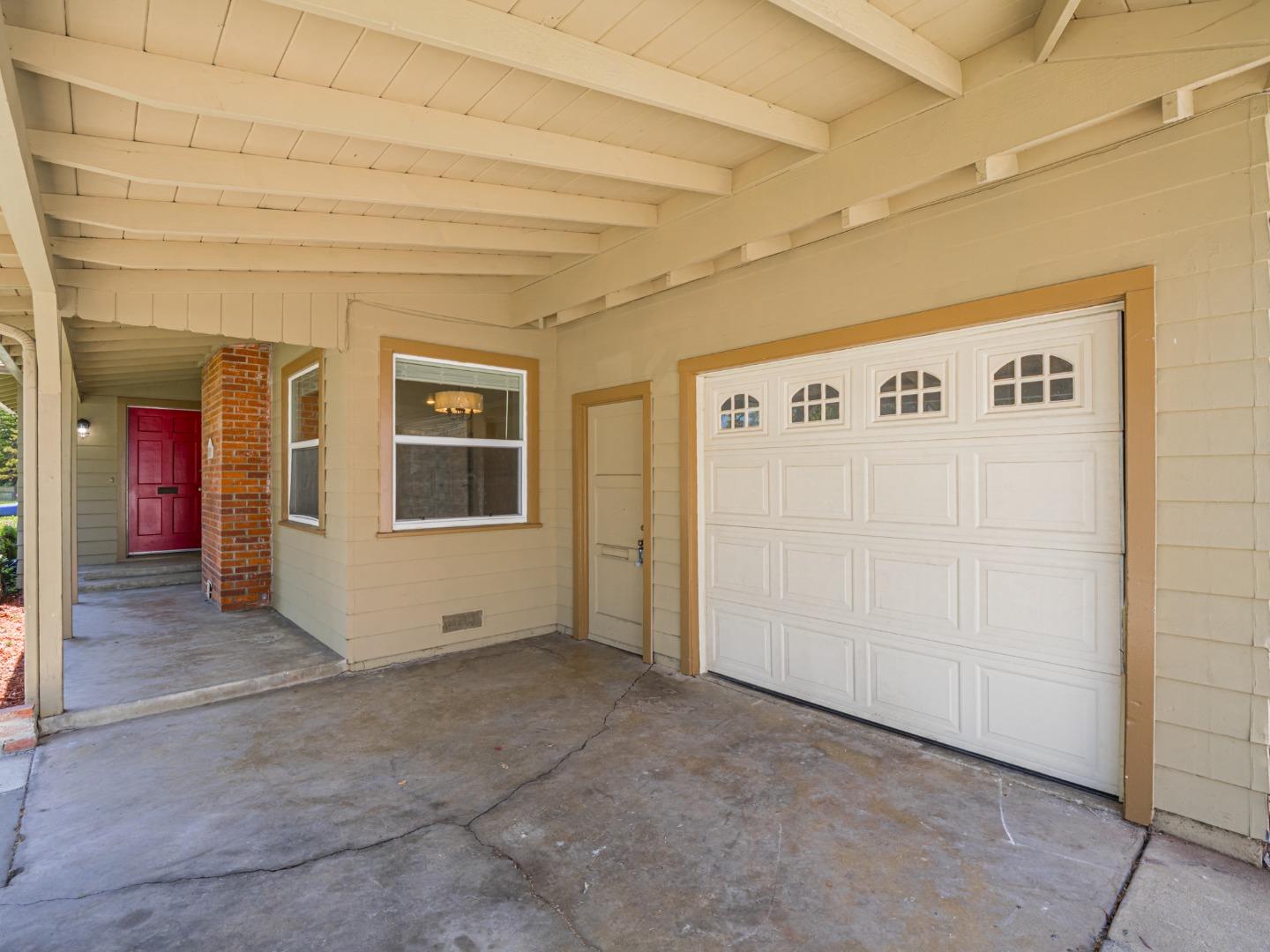 Detail Gallery Image 2 of 37 For 1233 Monroe St, Salinas,  CA 93906 - 3 Beds | 2 Baths