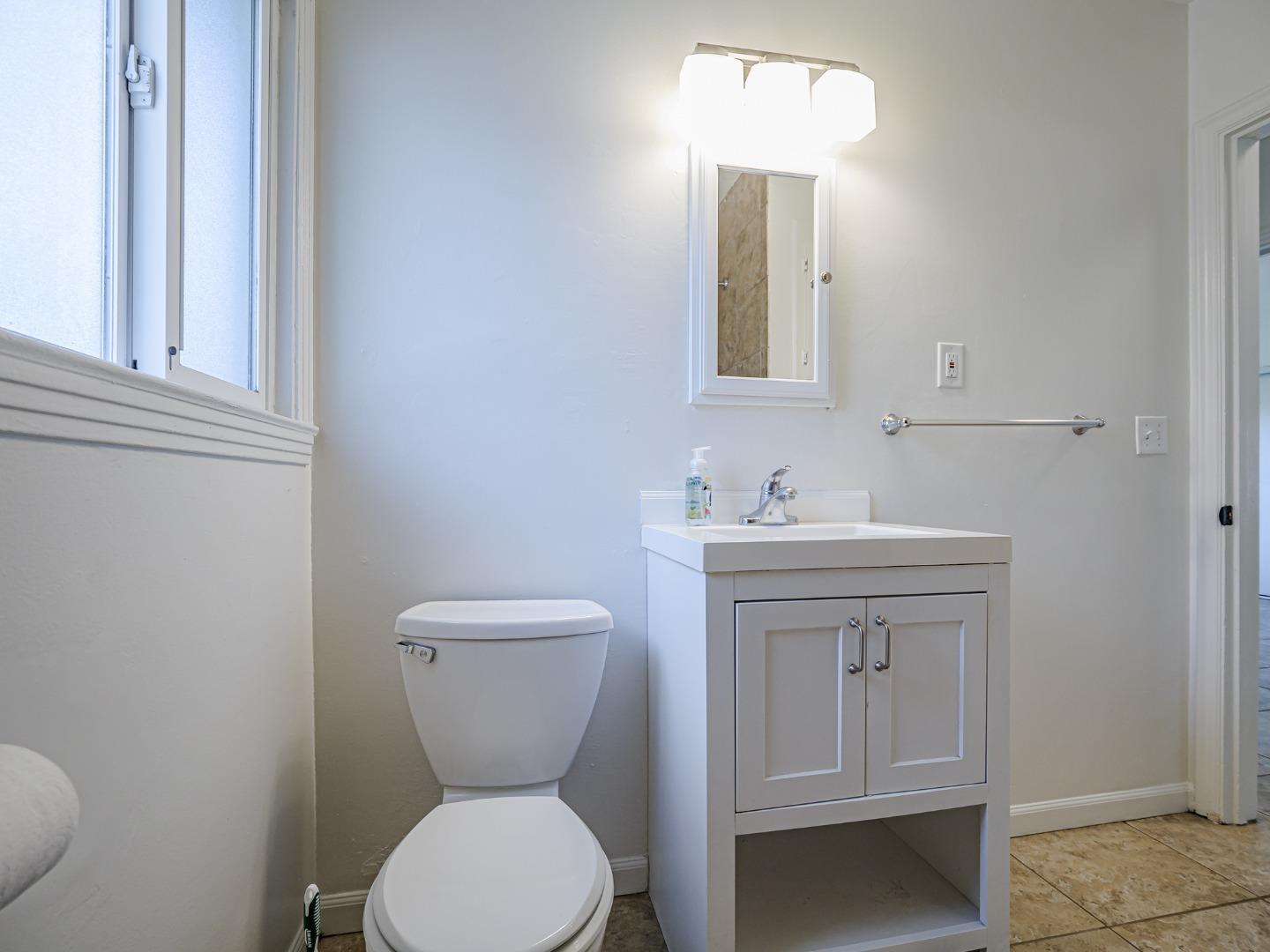 Detail Gallery Image 20 of 37 For 1233 Monroe St, Salinas,  CA 93906 - 3 Beds | 2 Baths