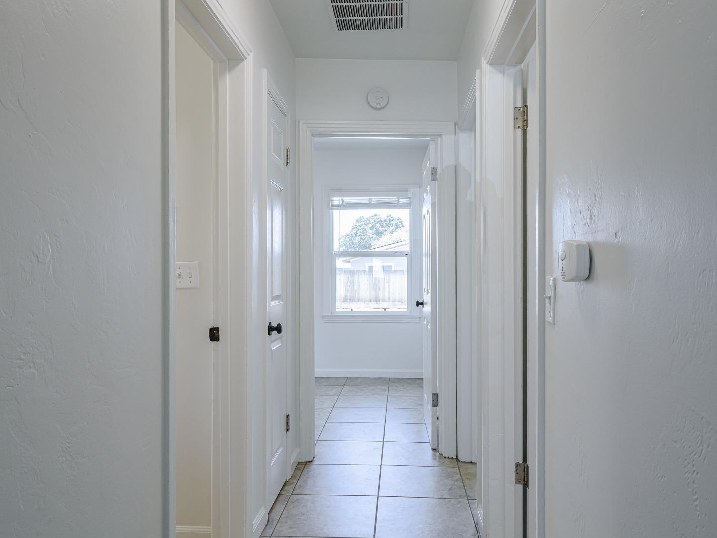 Detail Gallery Image 22 of 37 For 1233 Monroe St, Salinas,  CA 93906 - 3 Beds | 2 Baths