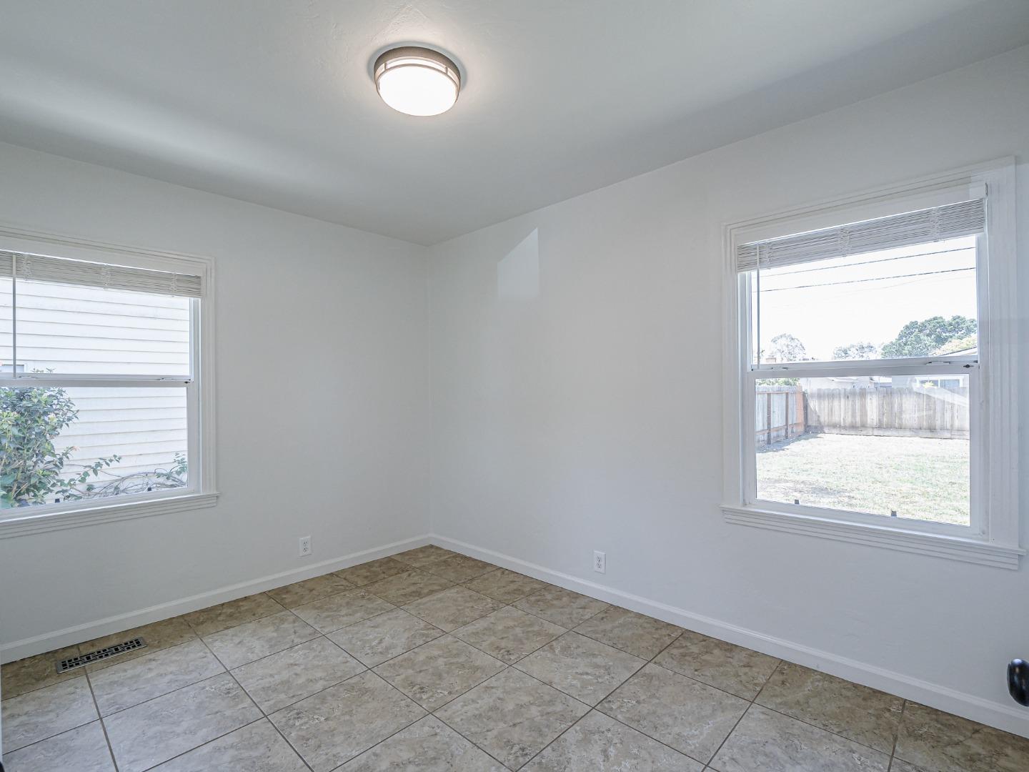 Detail Gallery Image 23 of 37 For 1233 Monroe St, Salinas,  CA 93906 - 3 Beds | 2 Baths