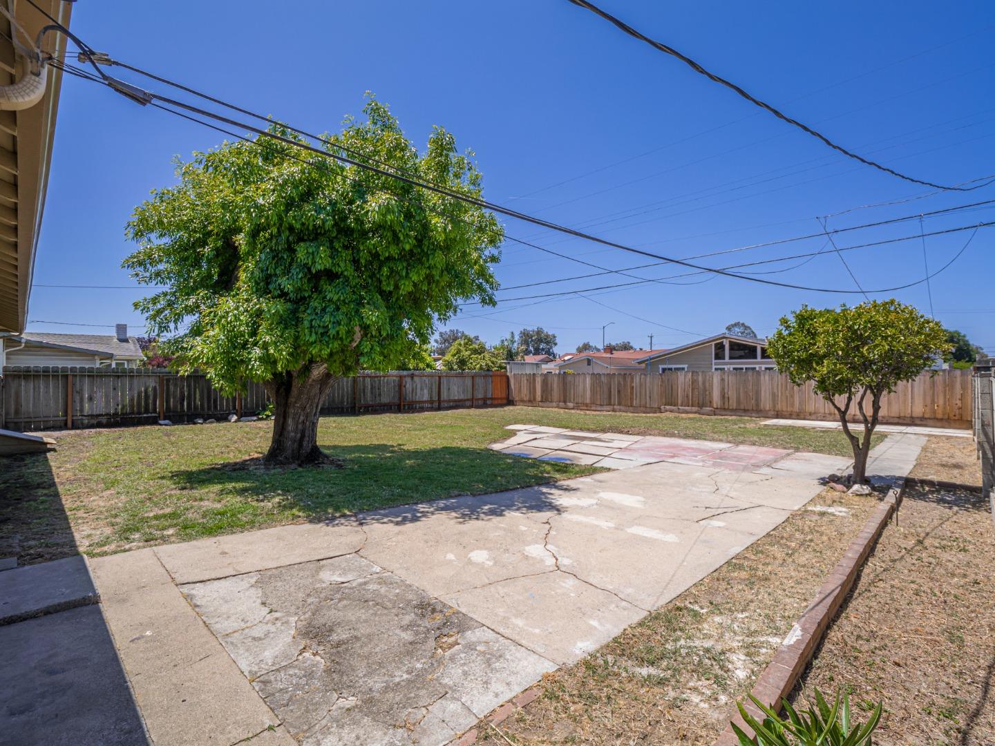 Detail Gallery Image 27 of 37 For 1233 Monroe St, Salinas,  CA 93906 - 3 Beds | 2 Baths
