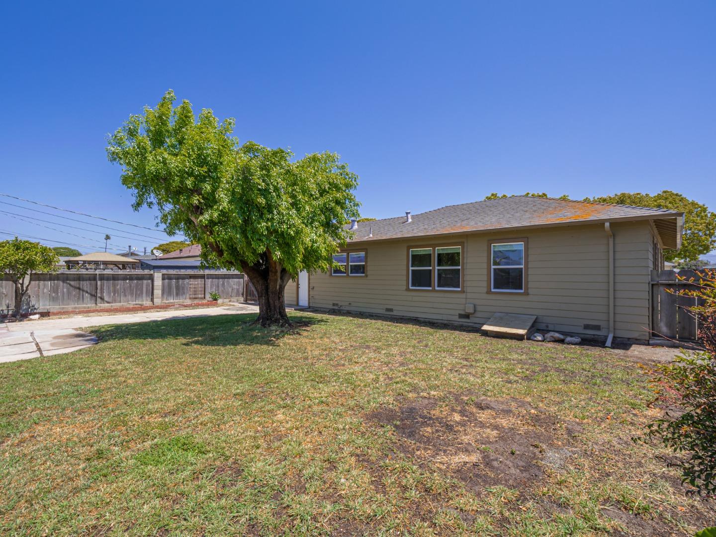 Detail Gallery Image 32 of 37 For 1233 Monroe St, Salinas,  CA 93906 - 3 Beds | 2 Baths