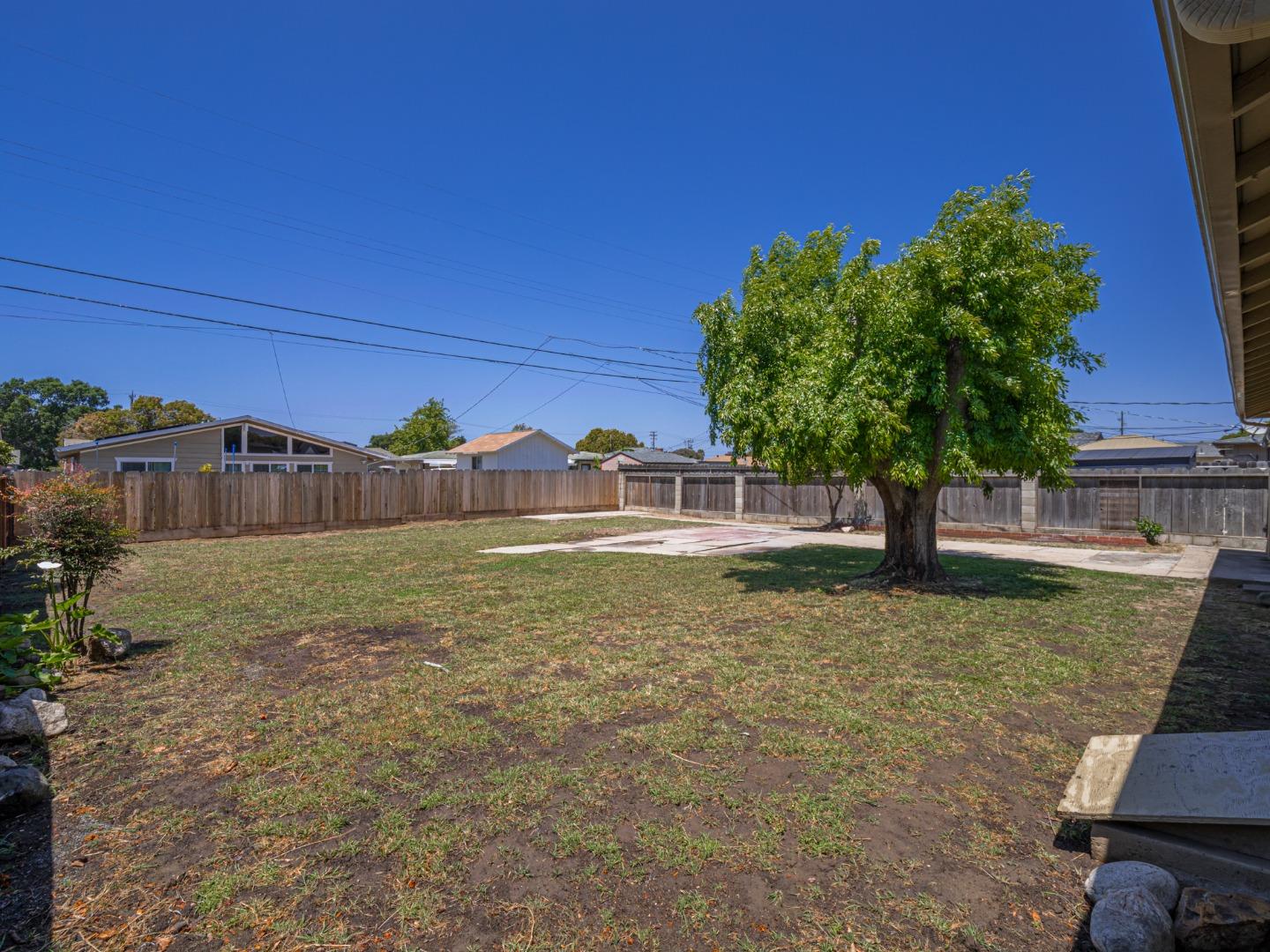 Detail Gallery Image 33 of 37 For 1233 Monroe St, Salinas,  CA 93906 - 3 Beds | 2 Baths