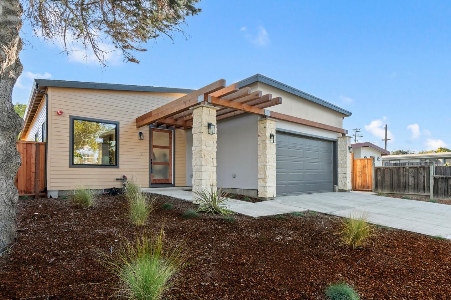 Detail Gallery Image 3 of 36 For 1116 Orchid Dr, Sunnyvale,  CA 94086 - 4 Beds | 3 Baths