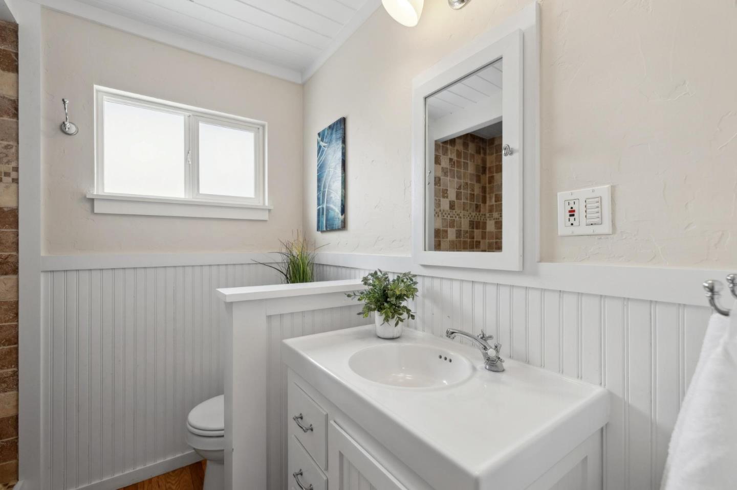 Detail Gallery Image 18 of 44 For 450 Virginia Ave, Moss Beach,  CA 94038 - 3 Beds | 2 Baths