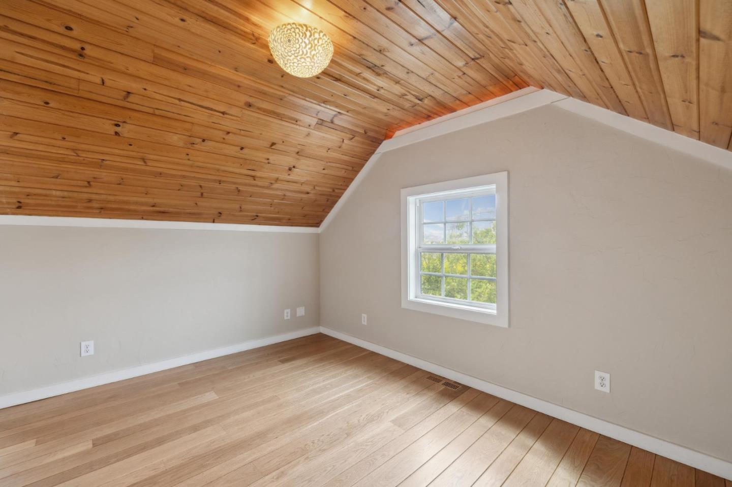 Detail Gallery Image 25 of 44 For 450 Virginia Ave, Moss Beach,  CA 94038 - 3 Beds | 2 Baths