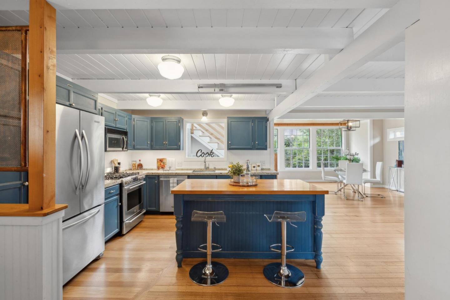 Detail Gallery Image 7 of 44 For 450 Virginia Ave, Moss Beach,  CA 94038 - 3 Beds | 2 Baths